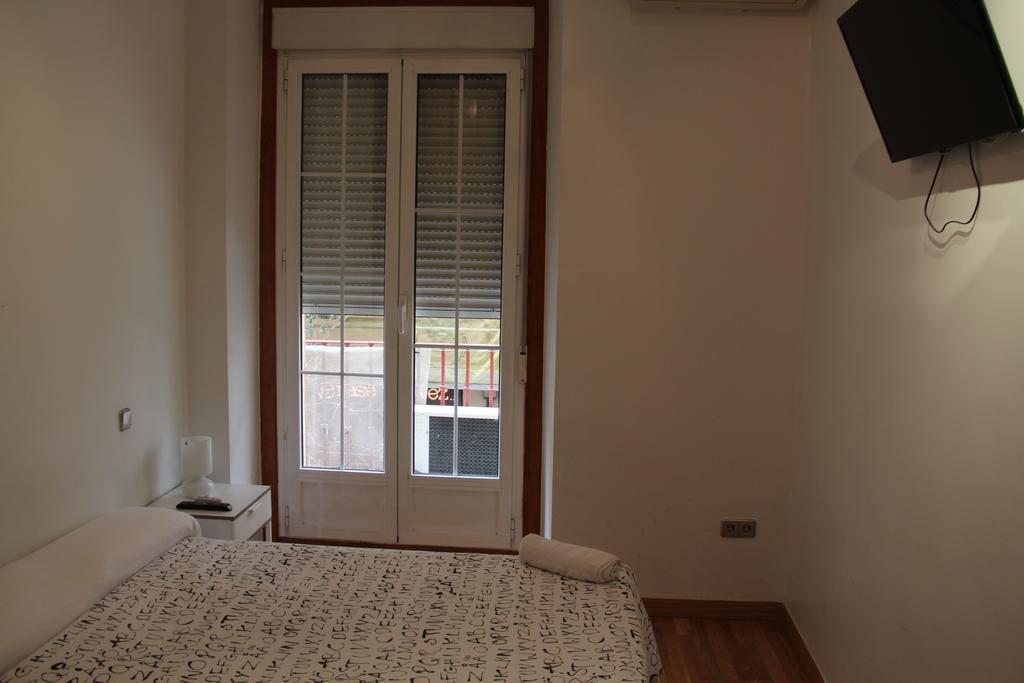 Apartamentos Good Stay Prado Madrid Oda fotoğraf