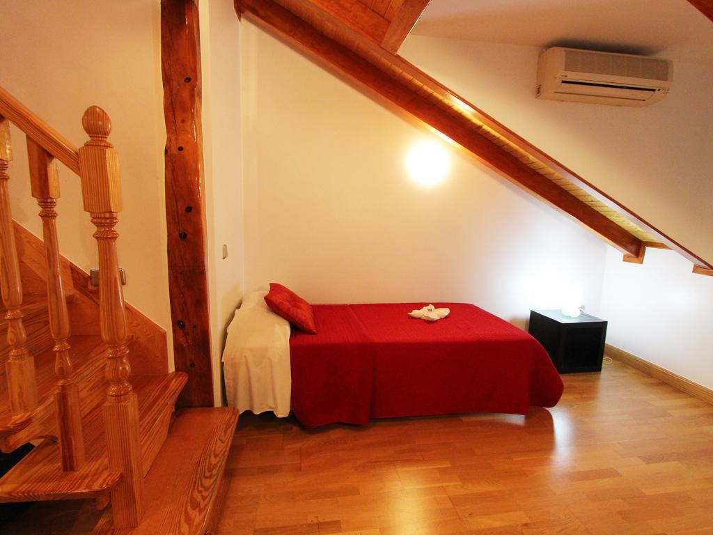 Apartamentos Good Stay Prado Madrid Oda fotoğraf