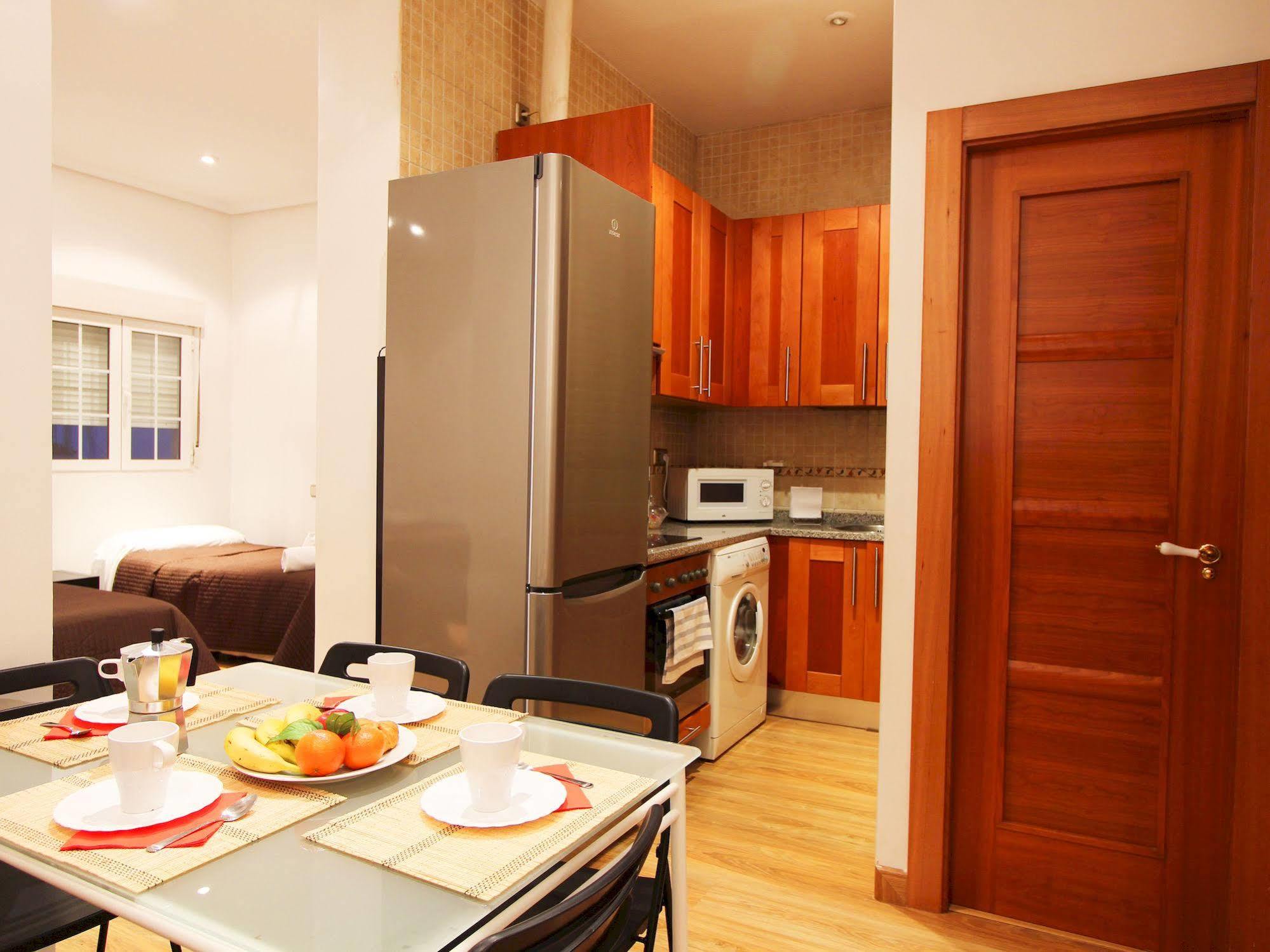 Apartamentos Good Stay Prado Madrid Dış mekan fotoğraf