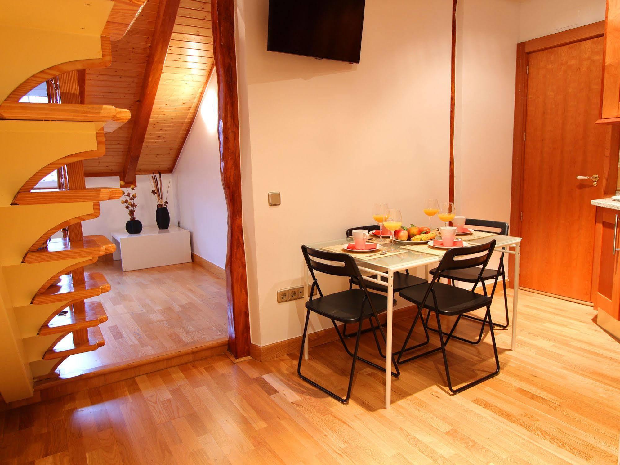 Apartamentos Good Stay Prado Madrid Dış mekan fotoğraf