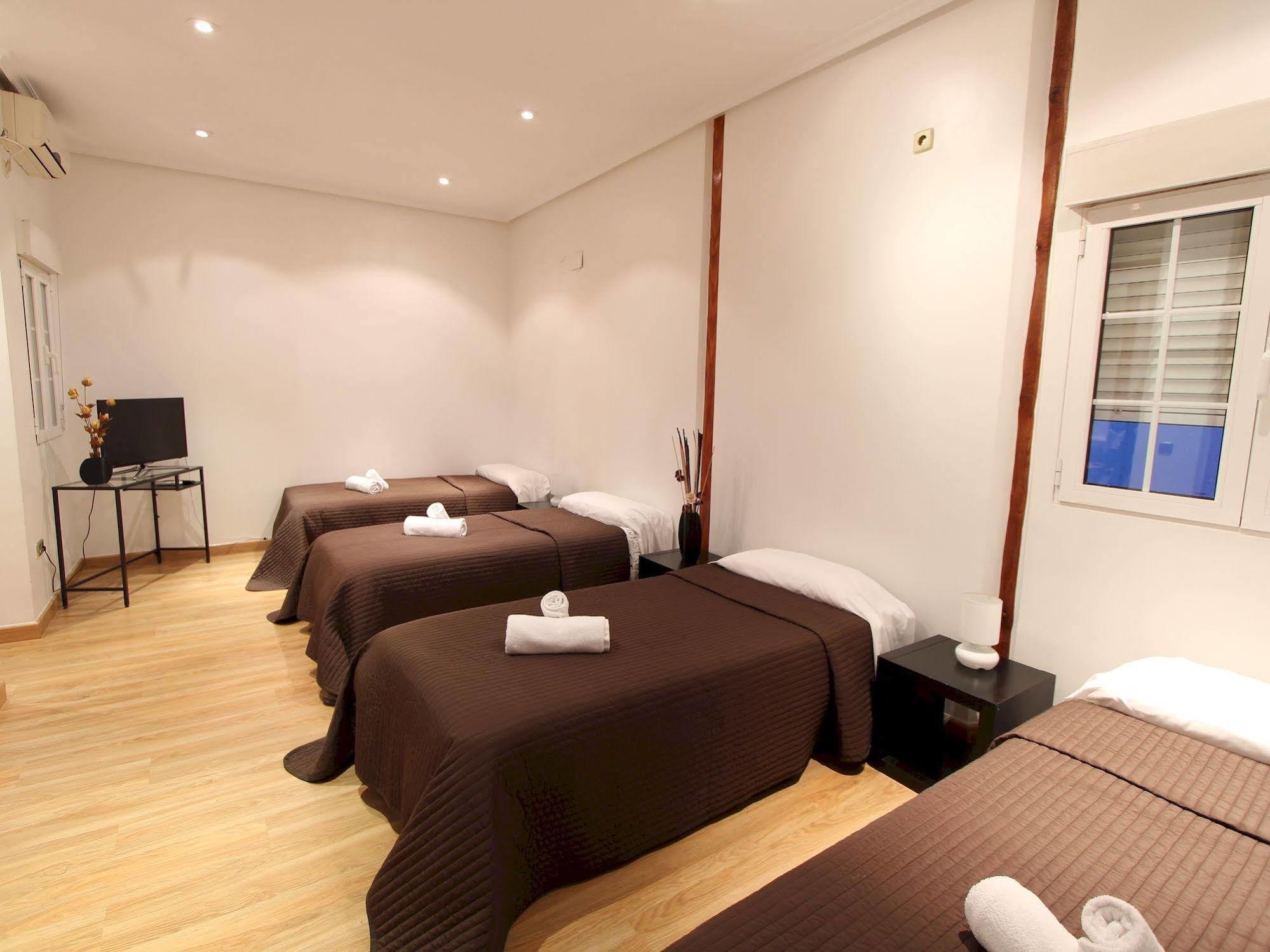 Apartamentos Good Stay Prado Madrid Dış mekan fotoğraf